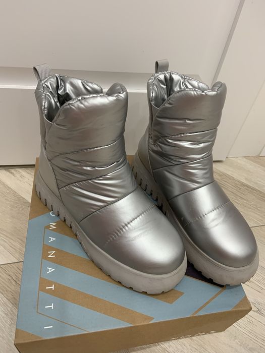 Продаются дутики женские б/у