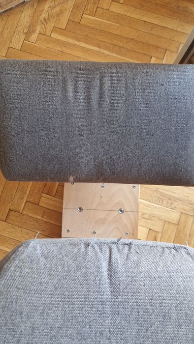 Продавам Коленичещ стол