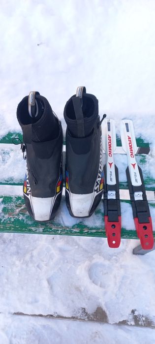 Лыжные ботинки с креплением фирменные