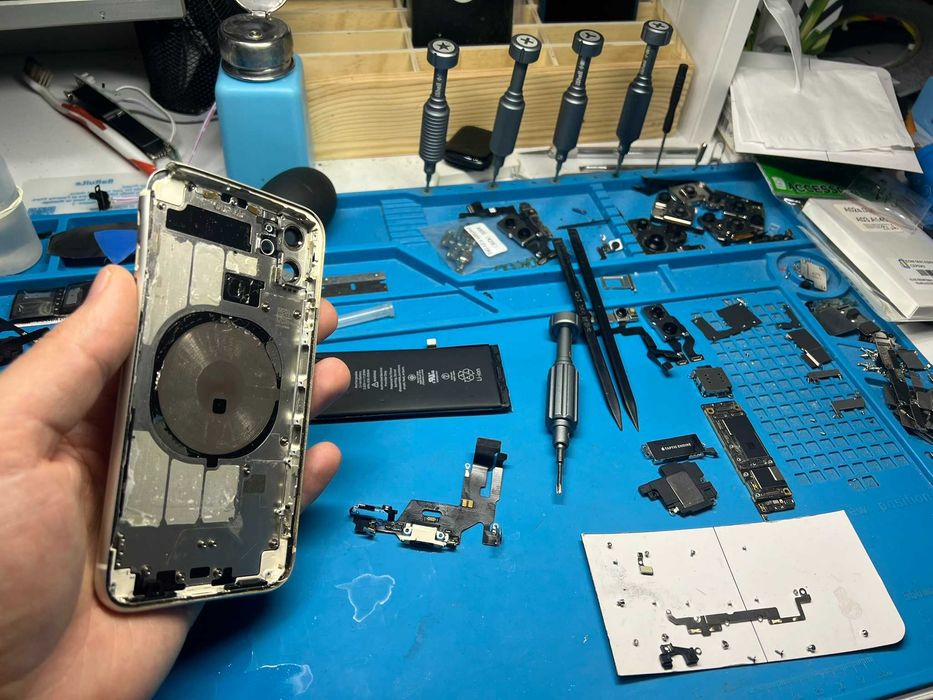 Смяна на дисплей iPhone 11/12 Mini/13/14/Pro/MAX/15 Plus/16 Pro Max