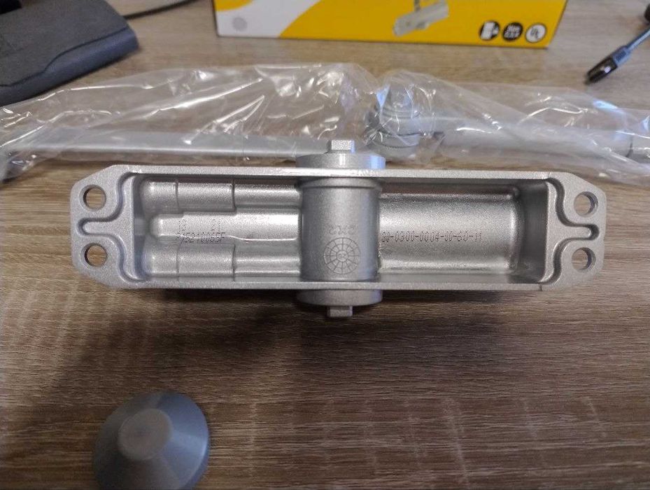 Автомат за врати YALE Y300