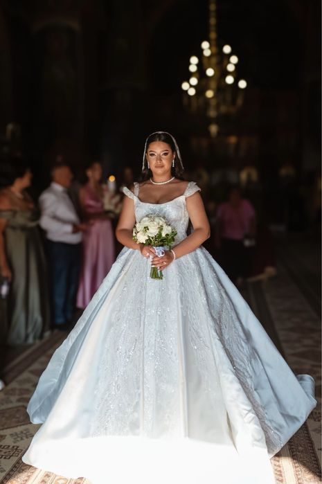 Vand rochie mireasa