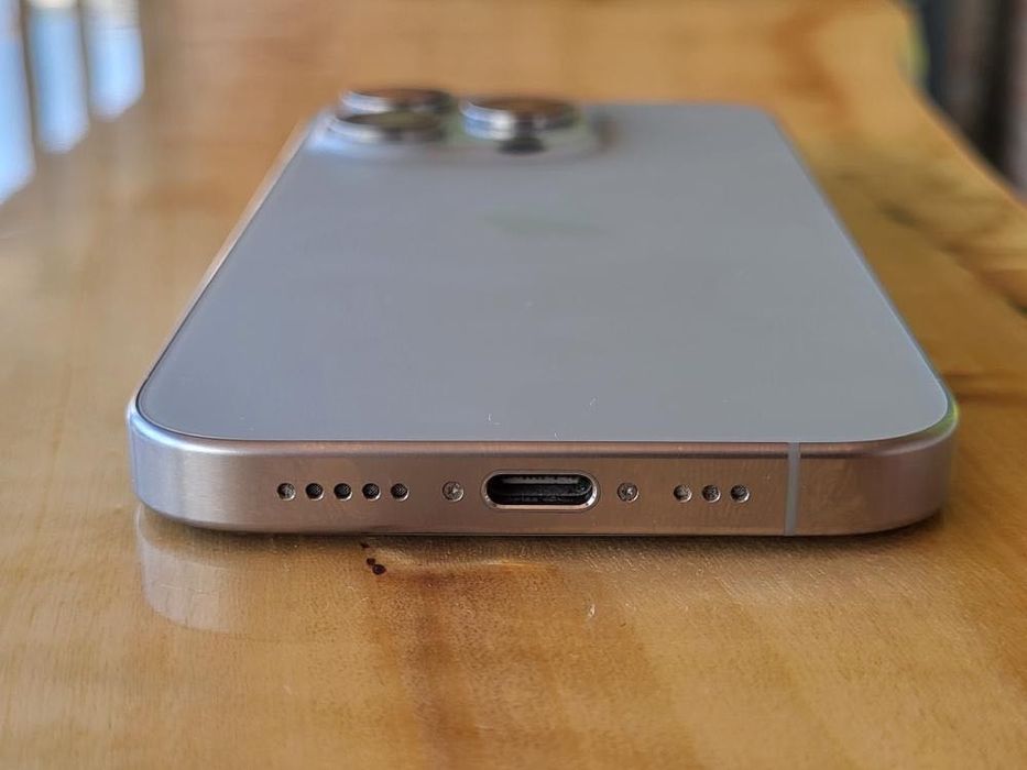 iPhone 15 Pro 256 GB С ГАРАНЦИЯ!