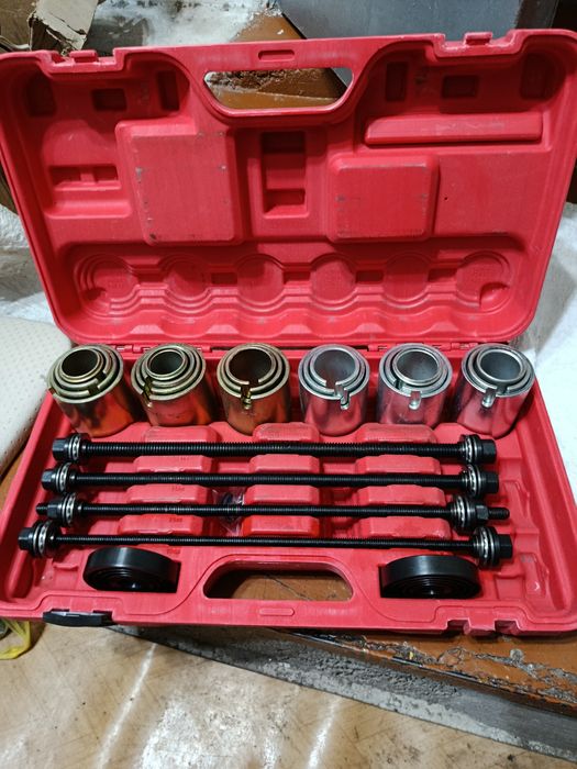 Продаётся набор для ремонта ходовки для любой подходит машины