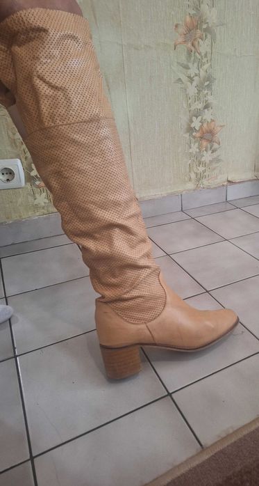 Продавам дамски ботуши, естествена кожа