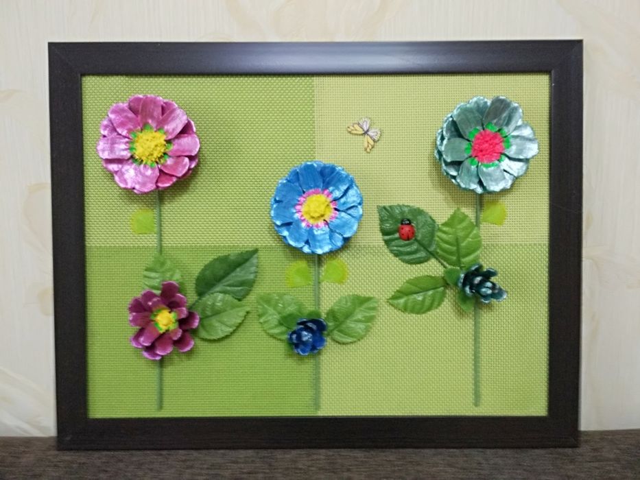 Картины из шишек.