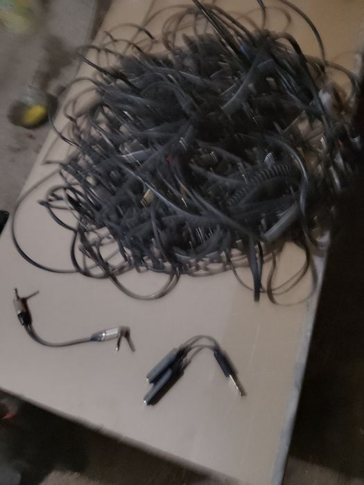 De vânzare cabluri de muzică boxe microfoane instrumente muzicale