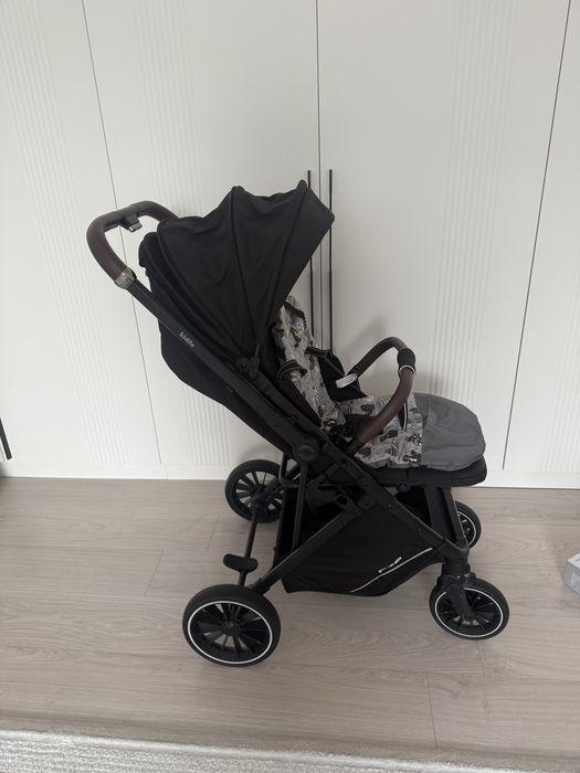 Продам прогулочный коляску