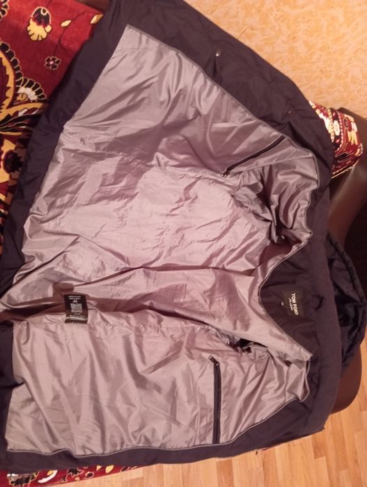 Продам куртку 48-50 размер черная