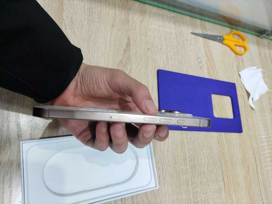 Телефон Iphone 16 max