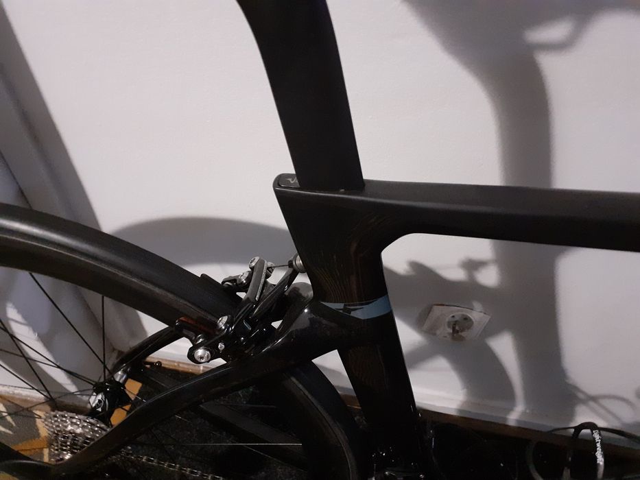 Vind Pinarello F12 si F - echipare Campagnolo Super Record 11v - roti Prolite