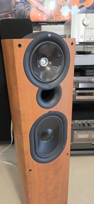 Boxe de podea Kef Q7 englezesti