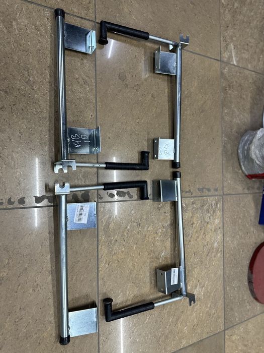 Держатели задней двери будки на газель