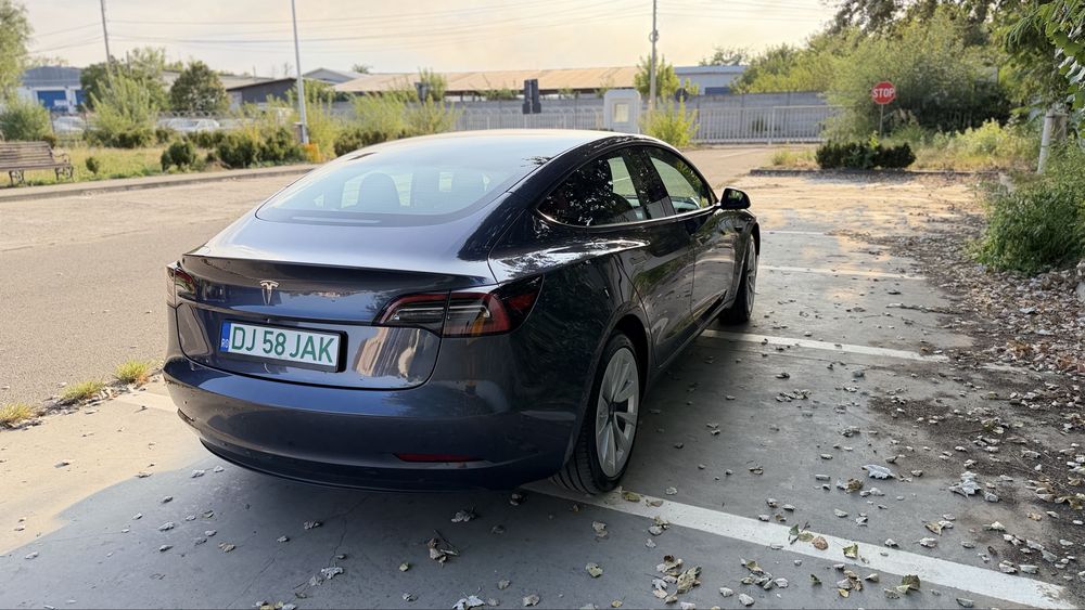 Tesla Model 3 Long Range RWD | 09/2023 | 59.870km | 720 km WLTP | 19”