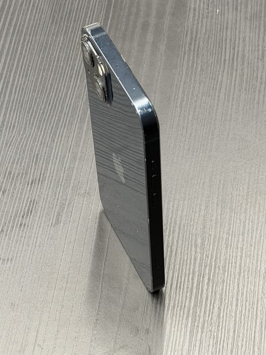 продам iphone 13