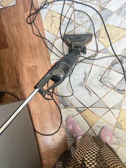 Продам пылесос маленький