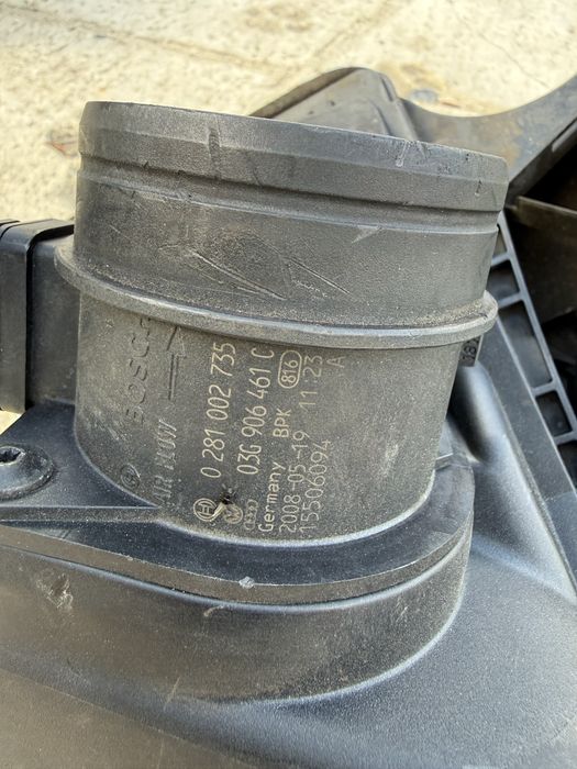 Carcasa filtru aer audi a4 b8 Cod: 8k0133835b 8k0133837b 03g906461c