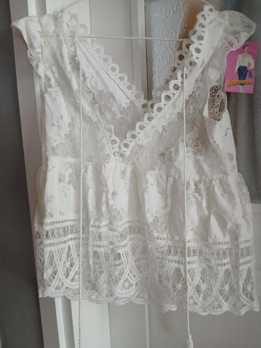 Нова бяла  блуза, подходяща за море