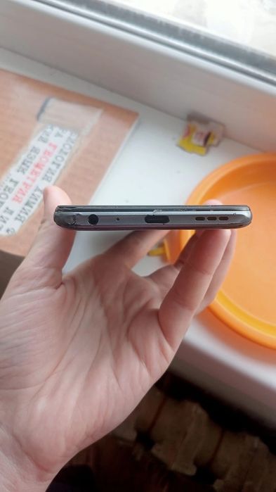 Продам телефон б/у