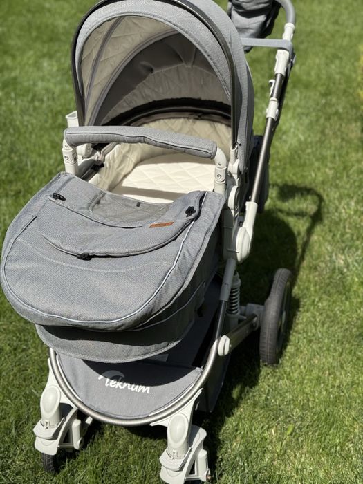 Продам коляску Teknum
