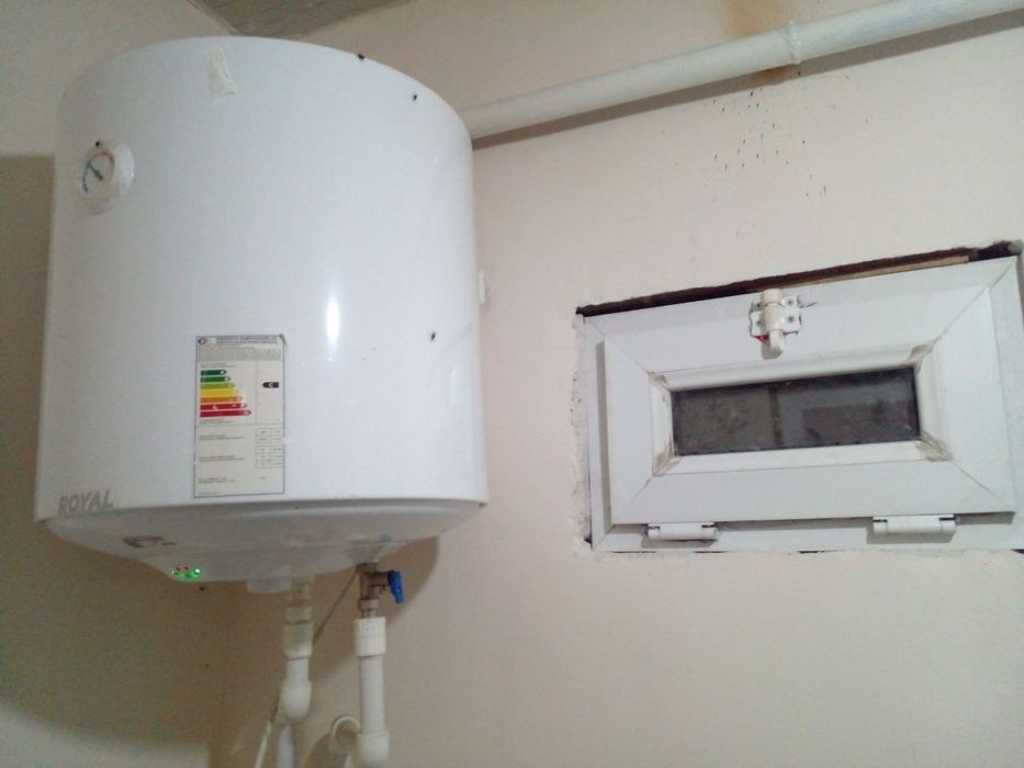 Hovli Food City orqasida