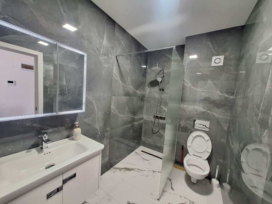 Inchiriez apartament River  Park