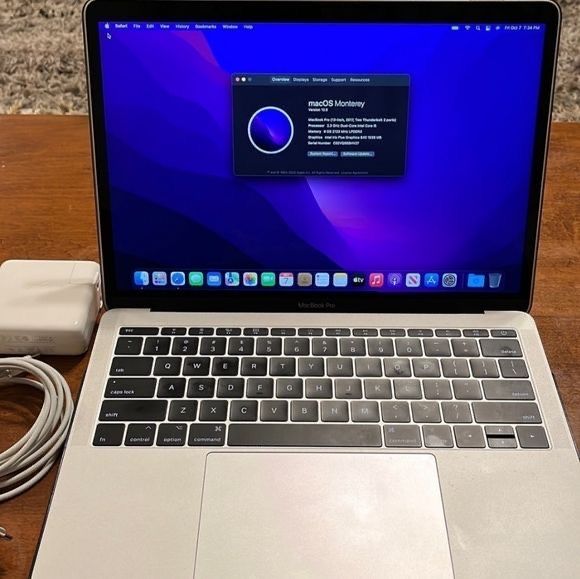 Macbook pro 2017 8/256