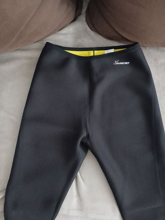 Tricou si pantaloni cu neopren