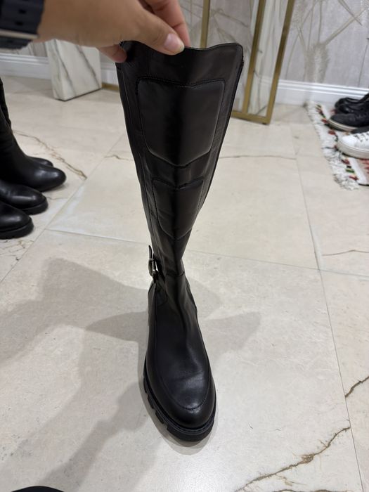 Продаю новые сапоги Sandra