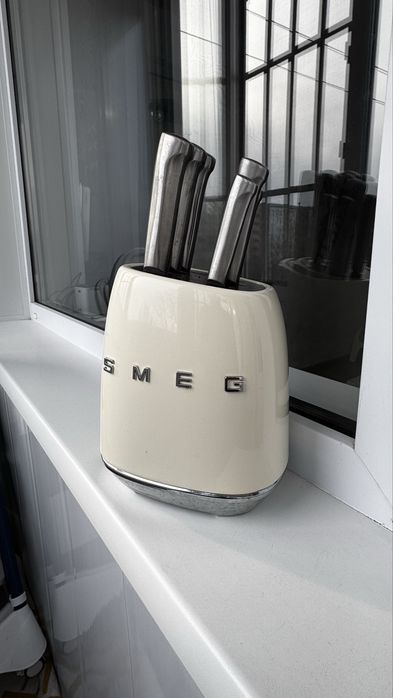 Набор ножей SMEG новый