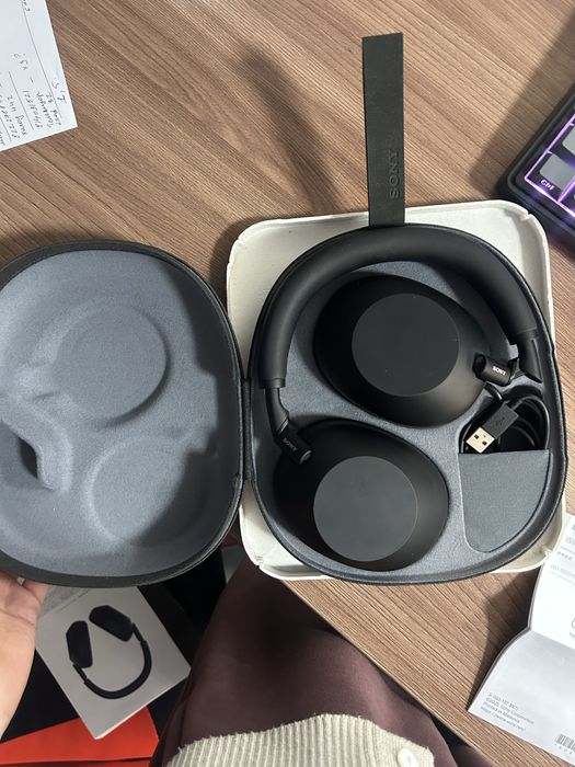 Наушник Sony XM6 черный