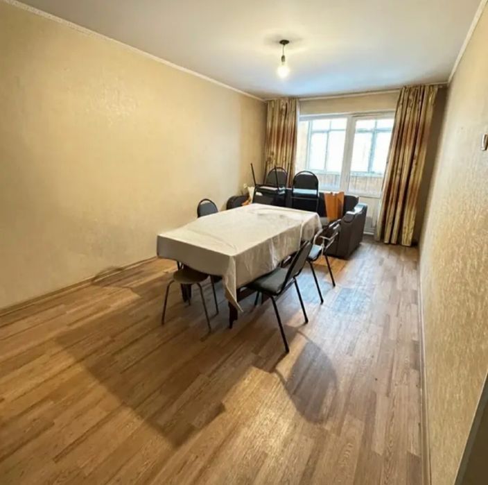 продам 1-ком. 5мкр. 31кв. 2-этаж