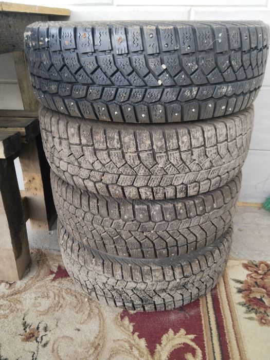 Продам зимние шины