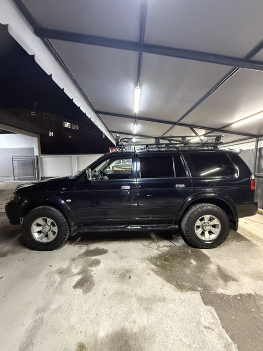 sotiladi mitsubishi montero sport 1