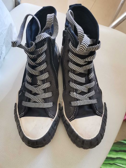 Висок кец на Zara