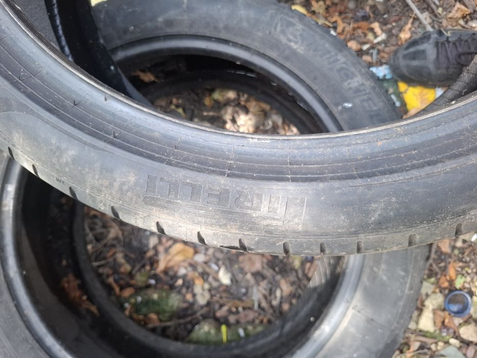 Vand 1 anvelopa 275 35 22 pireli de vara buna