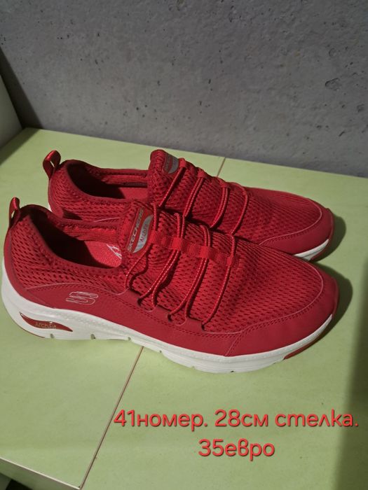 Ботуши и спортни обувки голям размер