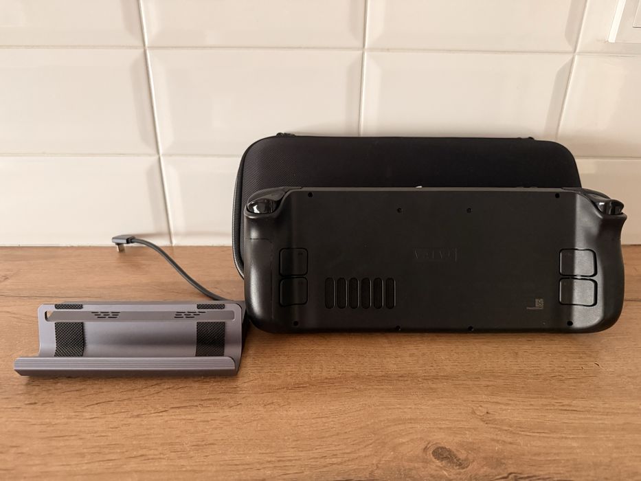 Игровая консоль Steam Deck