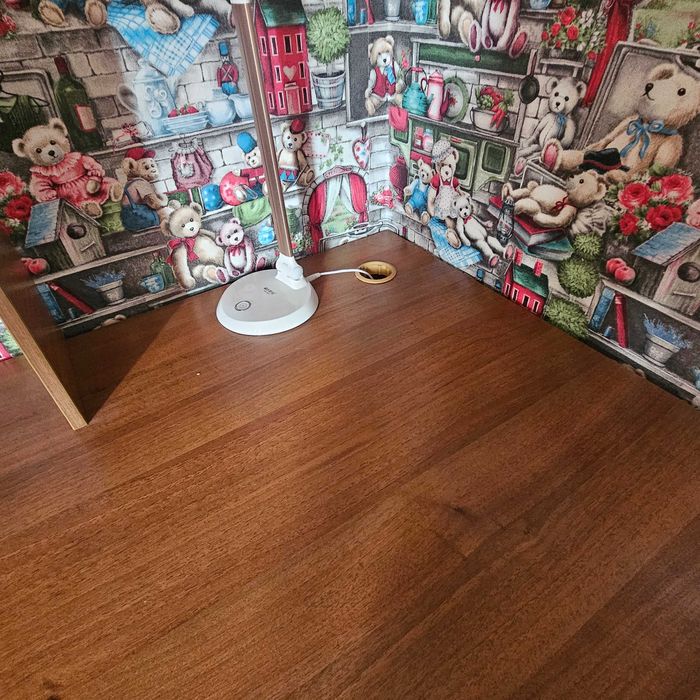 Стол письменный с полками