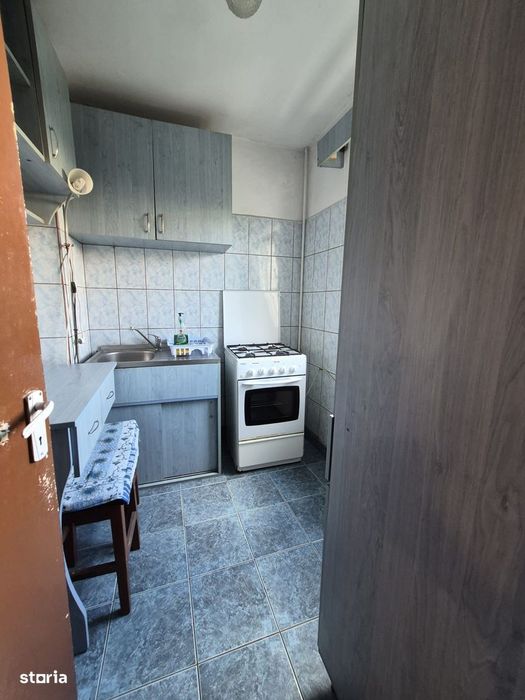 Garsonieră semidecomandata, et. 3/4, Rovine- Școala 39, 64.000 Euro