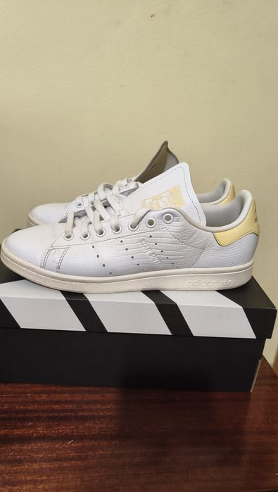 Маратонки adidas