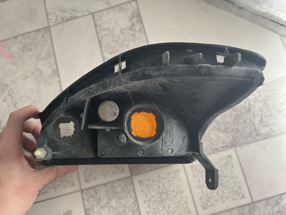 поворотник— передний, угловой.