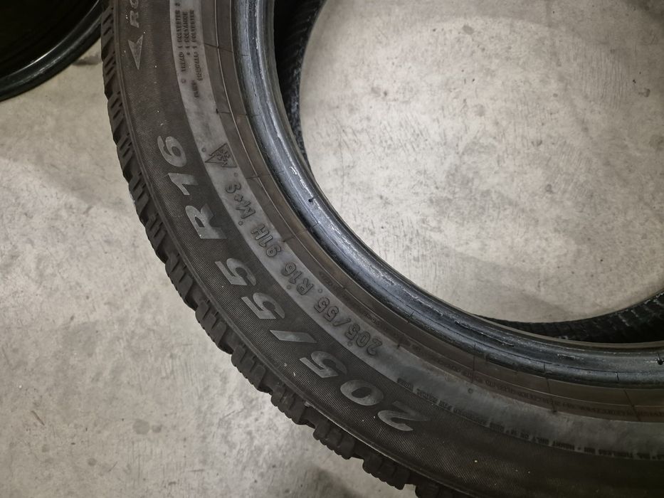 2 anvelope iarna Pirelli 205 55 16 stare foarte buna