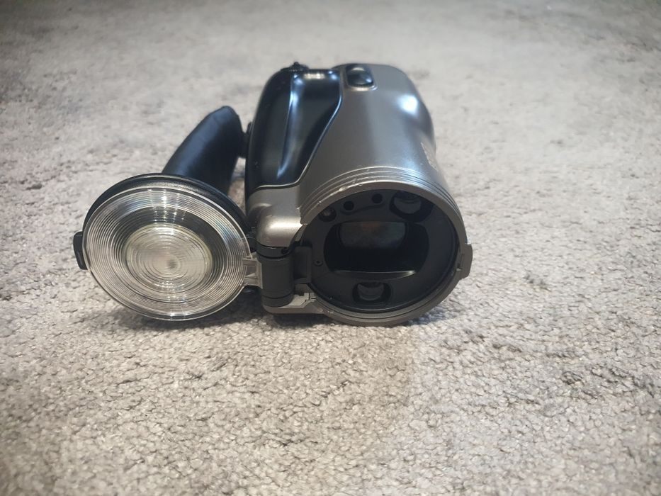 Canon Epoca – aparat foto vintage pe film 35mm, ca nou, testat cu surs