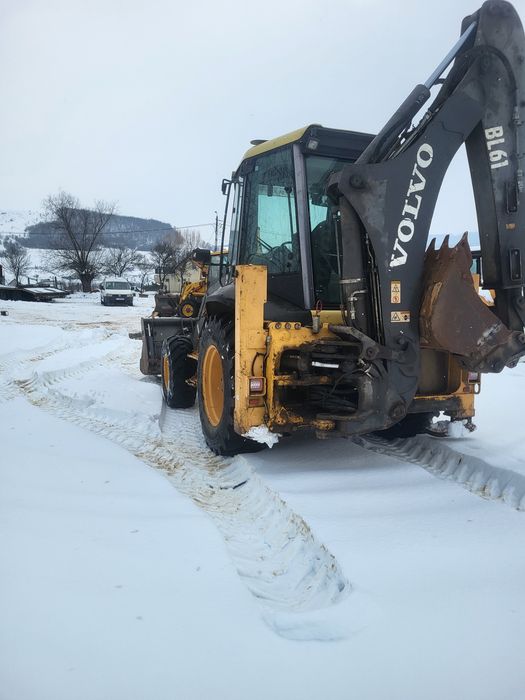 Vând buldoexcavator VOLVO