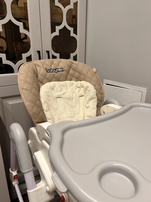 Продам столик для кормления