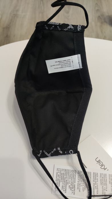 Нова предпазваща маска Calvin Klein