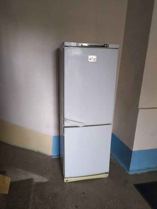 Холодильник indesit