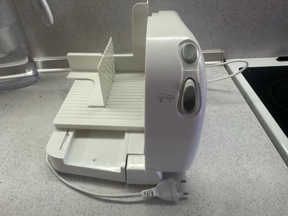 Продавам ел.машина за рязане на колбаси.