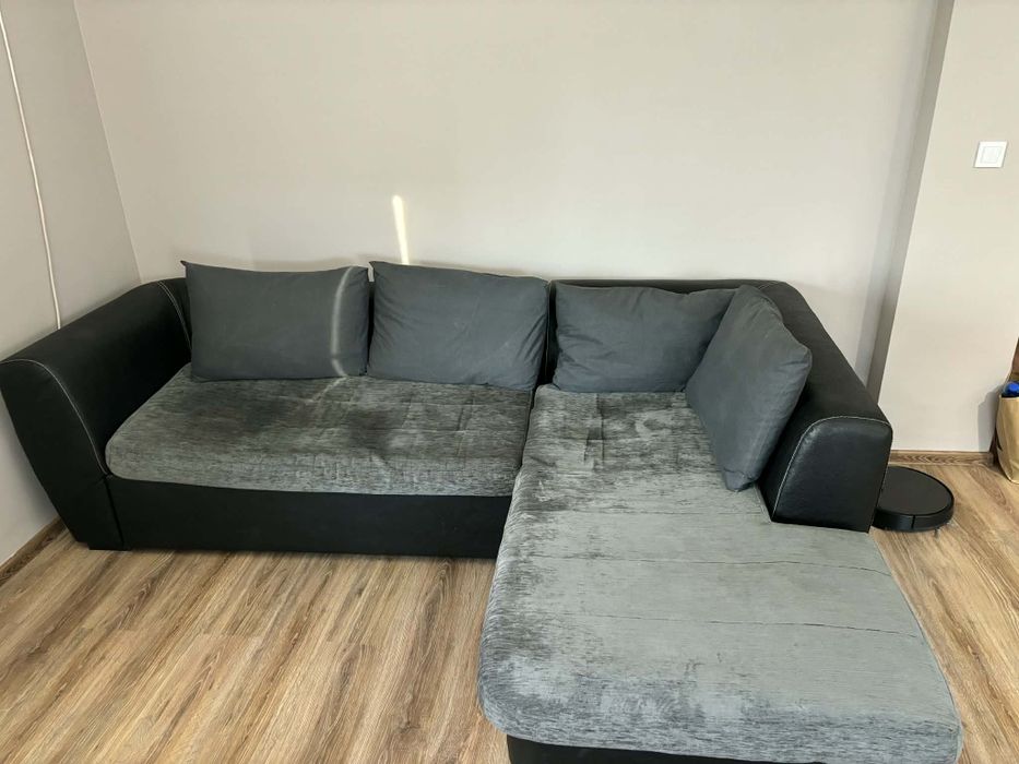 Продавам кожен диван